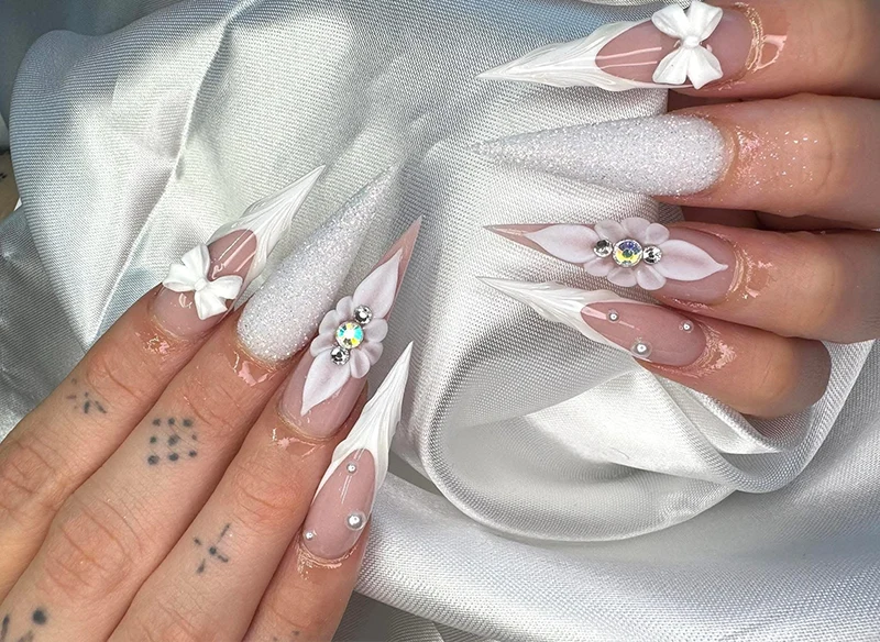 PEDICURE & MANICURE